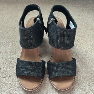 Tom’s Majorca Cutout Heel